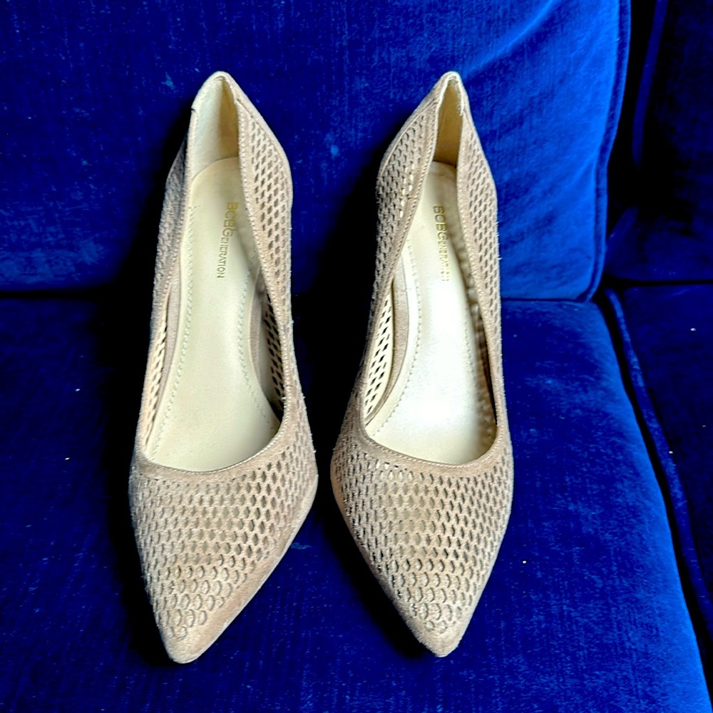 Nude heels bcbgeneration lightly worn great for work or night out